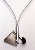 Pendant, 2004